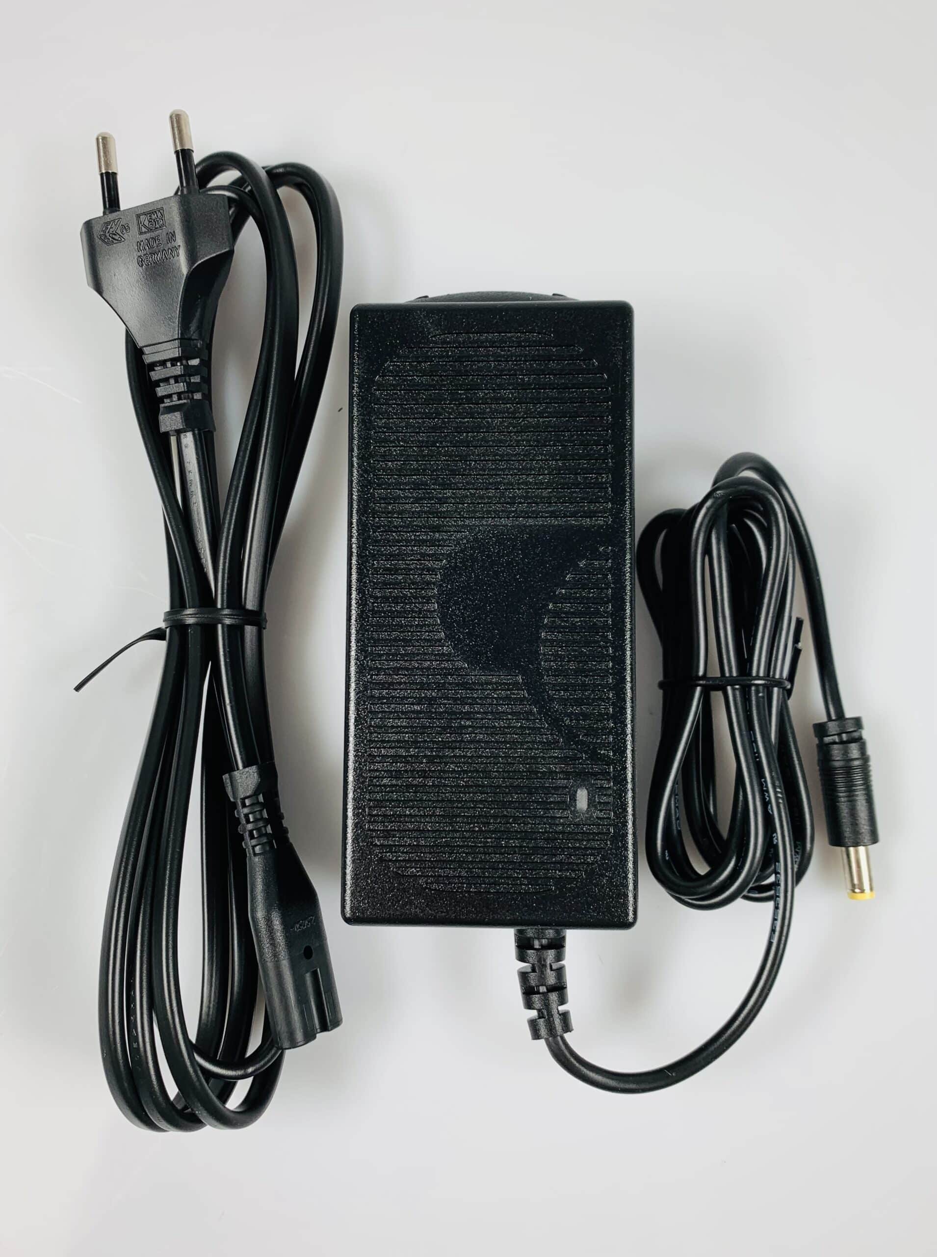 400502 Asskea netvoedingsadapter met kabel voor alle vacuüm extractie afzuigpompen met batterij.